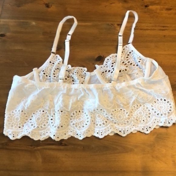 White boho style bralette eyelet cutouts NEW - Picture 4 of 6